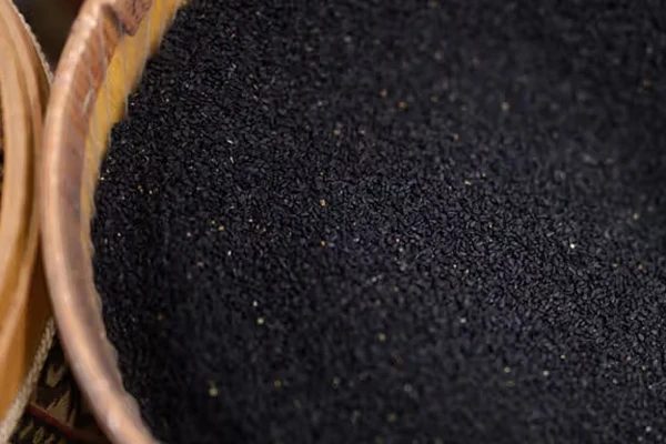 مصرف روزانه سیاه‌دانه در مطالعه‌ای تازه موجب بهبود چربی خون و سطح کلسترول شد