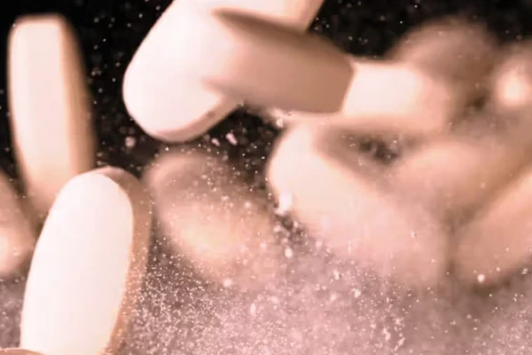 داروی فلیبانسرین برای درمان کم‌میلی جنسی زنان یائسه مجوز FDA گرفت