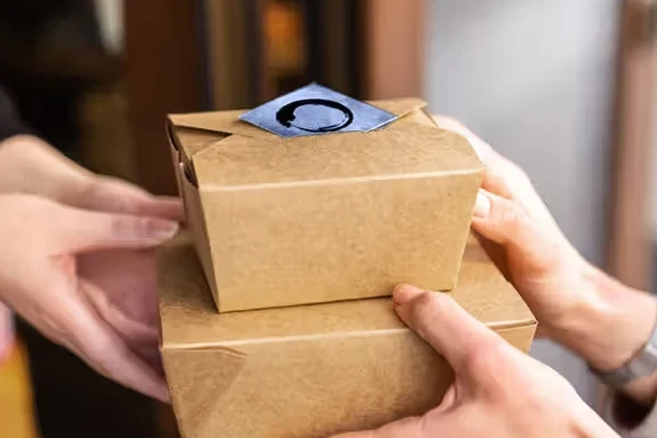 مصرف مداوم غذای بیرون‌بر باعث التهاب بدن و بیماری قلبی می‌شود