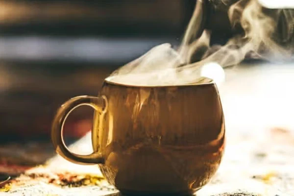 مصرف روزانه تا ۵ فنجان قهوه برای بیشتر افراد سالم بی‌خطر است