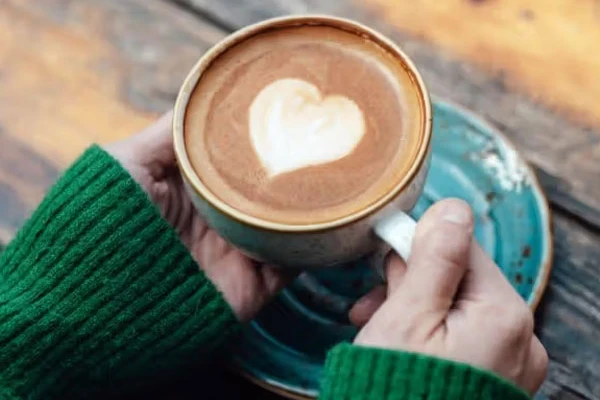 پژوهش‌ها از فواید احتمالی قهوه برای قلب و کبد می‌گویند