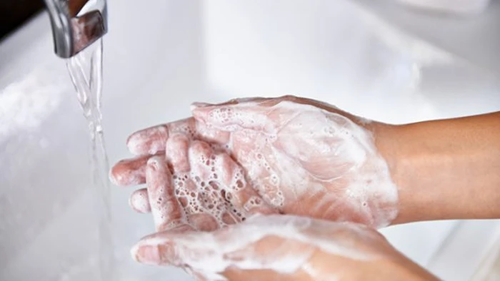 شستن دست ها از راه های پیشگیری از بیماری آنفولانزا